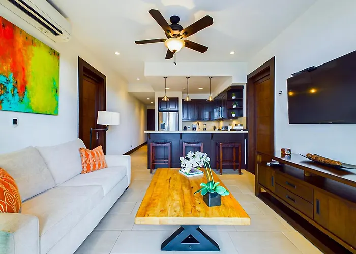 360 Splendor 405 Ocean View Condo- With Breakfast *