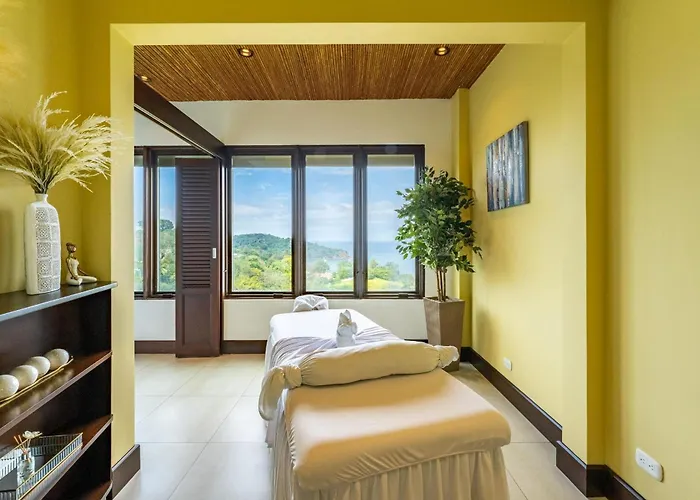 360 Splendor 405 Ocean View Condo- With Breakfast